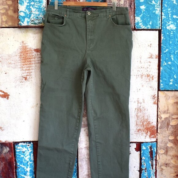 Women's Gloria Vanderbilt Jeans Amanda Straight Leg SIZE 16 Green - Picture 1 of 9